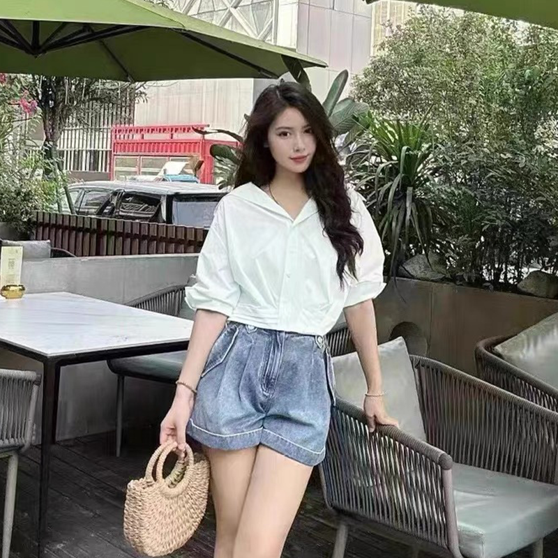 減齡翻領中襯衫