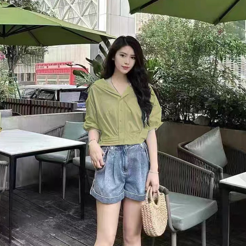 減齡翻領中襯衫